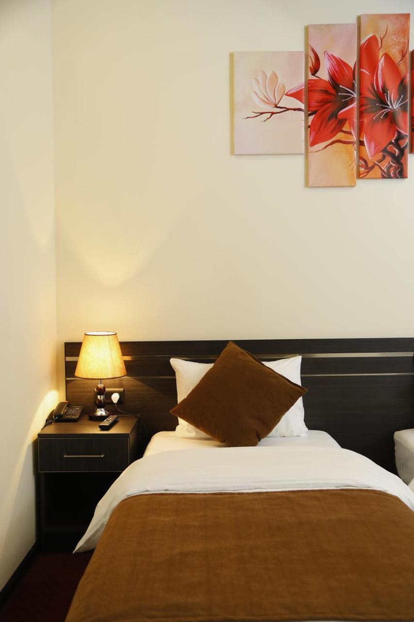 Tomu'S Hotel Gyumri ภายนอก รูปภาพ