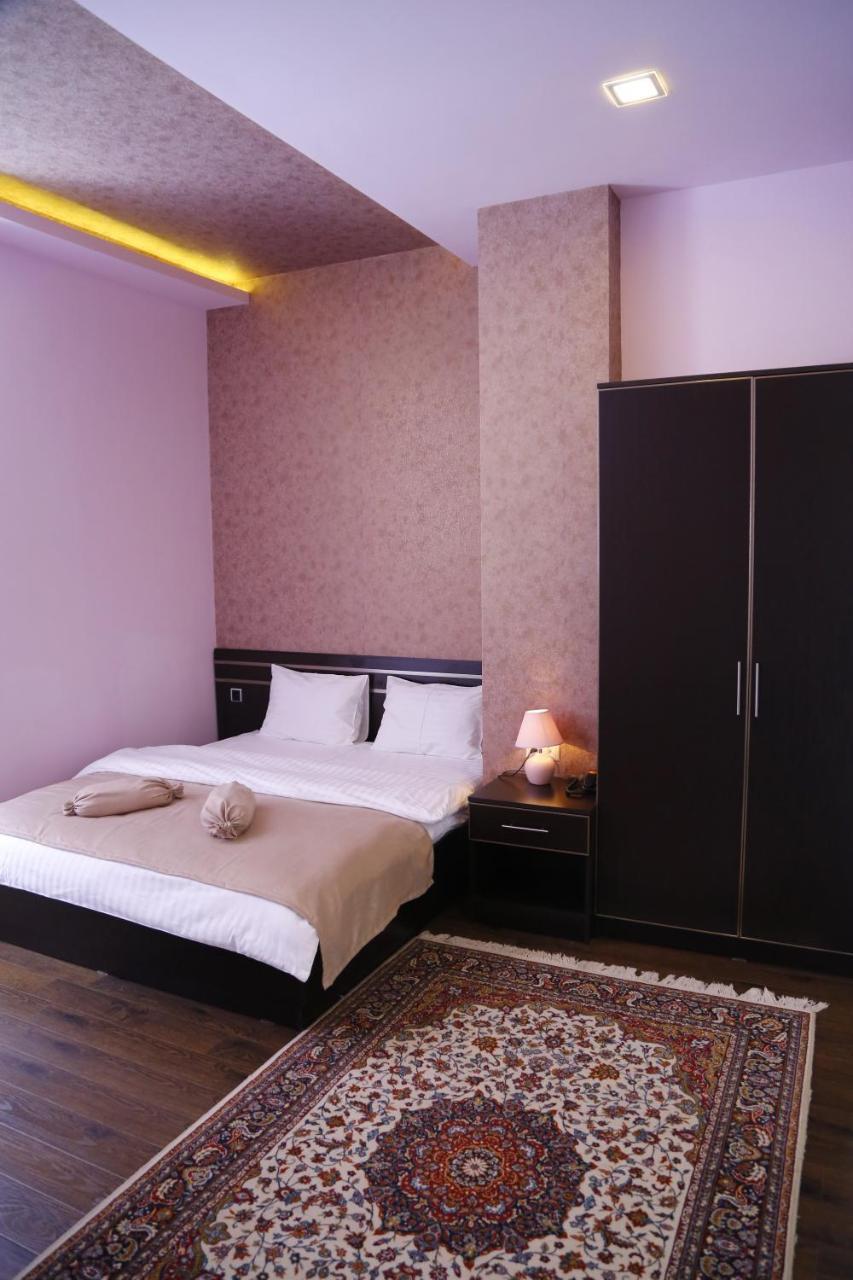 Tomu'S Hotel Gyumri ภายนอก รูปภาพ