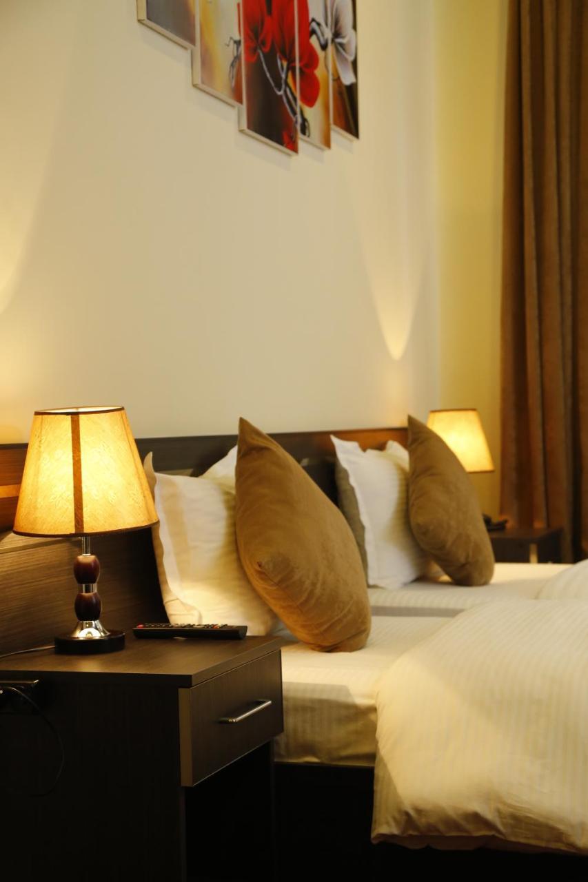 Tomu'S Hotel Gyumri ภายนอก รูปภาพ