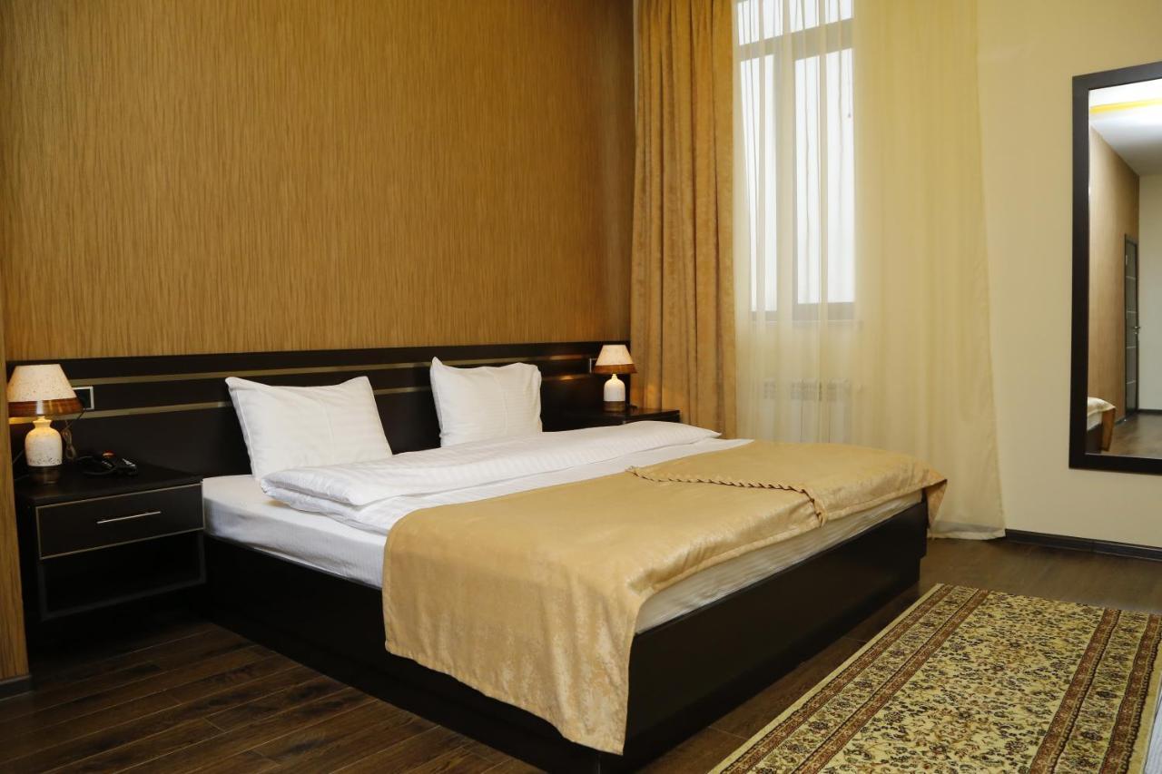 Tomu'S Hotel Gyumri ภายนอก รูปภาพ