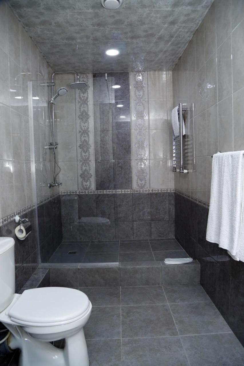 Tomu'S Hotel Gyumri ภายนอก รูปภาพ