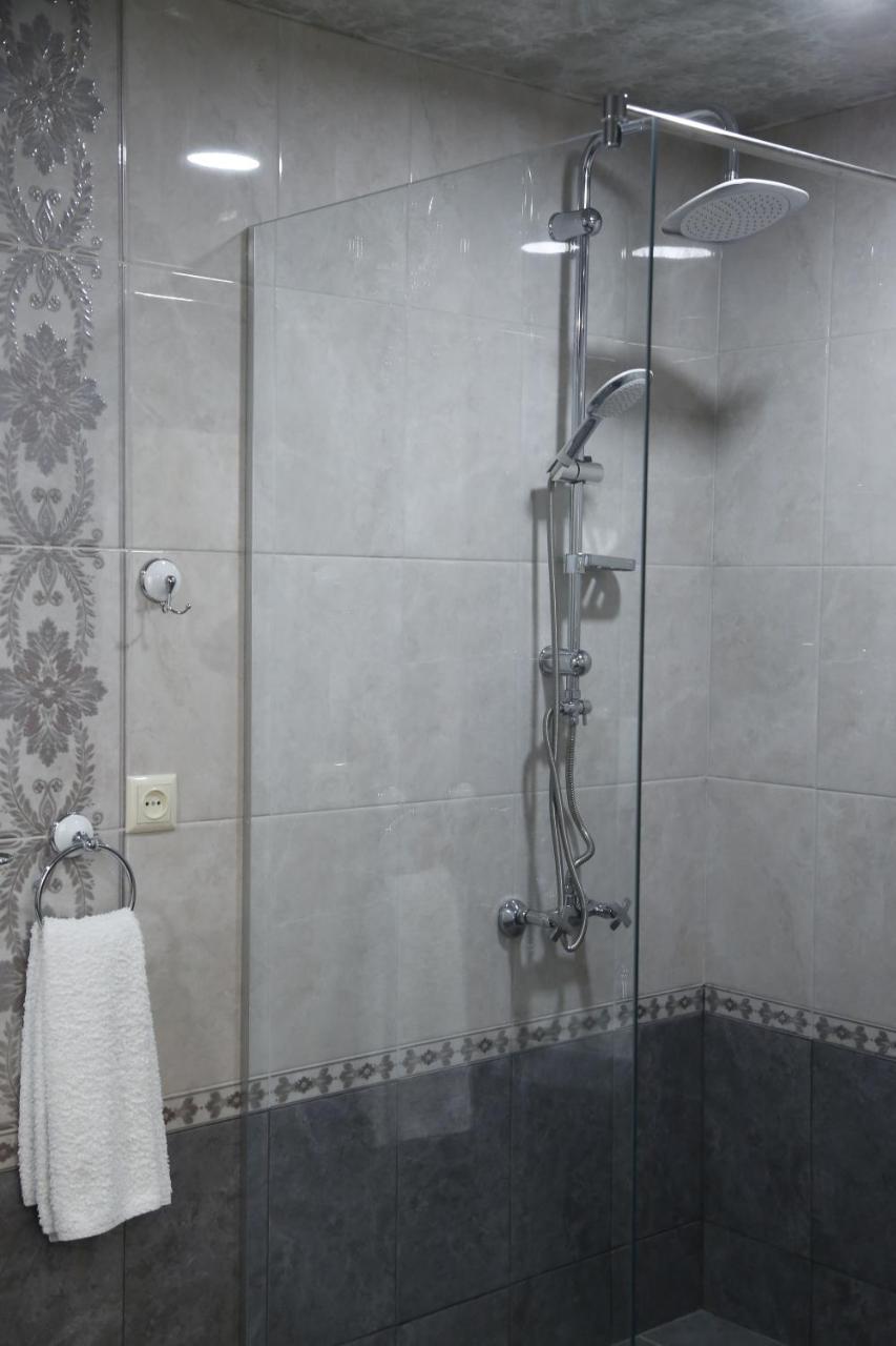 Tomu'S Hotel Gyumri ภายนอก รูปภาพ